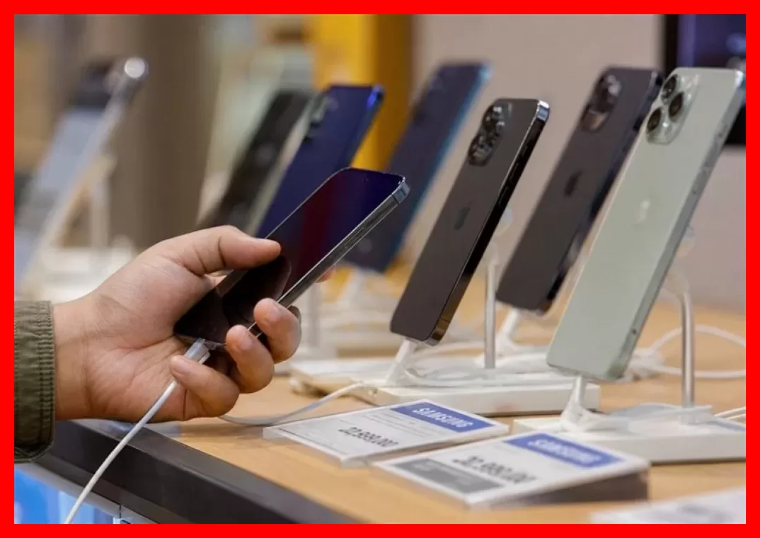 تاثیر دلار ۲۵۰ هزار تومانی بر آینده بازار موبایل