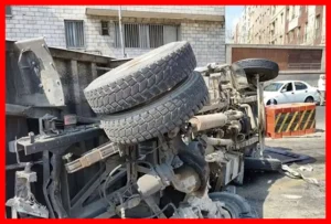 تصادف شدید کامیونت با ۱۱ خودرو در بزرگراه یادگار امام؛ جزئیات لحظه به لحظه