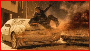بازیگر نقش اصلی Resident Evil از پشت صحنه بدلکاری‌های پرخطر خود پرده برداشت - 6عصر