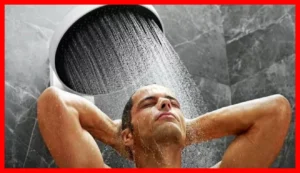 ۵ باور اشتباه درباره دوش گرفتن که باید کنار بگذارید؛ شب دوش بگیریم یا صبح؟