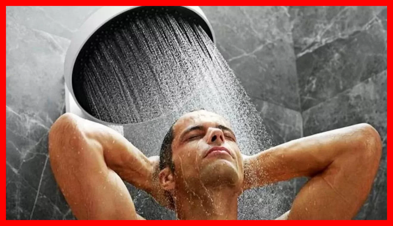 ۵ باور اشتباه درباره دوش گرفتن که باید کنار بگذارید؛ شب دوش بگیریم یا صبح؟
