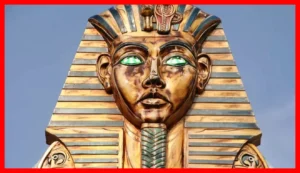 کشف مجسمه غول‌پیکر فرعون با سر ۱.۶ متری از زیر خاک + تصاویر دیدنی