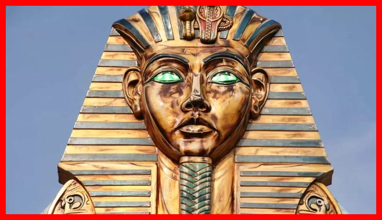 کشف مجسمه غولپیکر فرعون با سر ۱.۶ متری از زیر خاک + تصاویر دیدنی