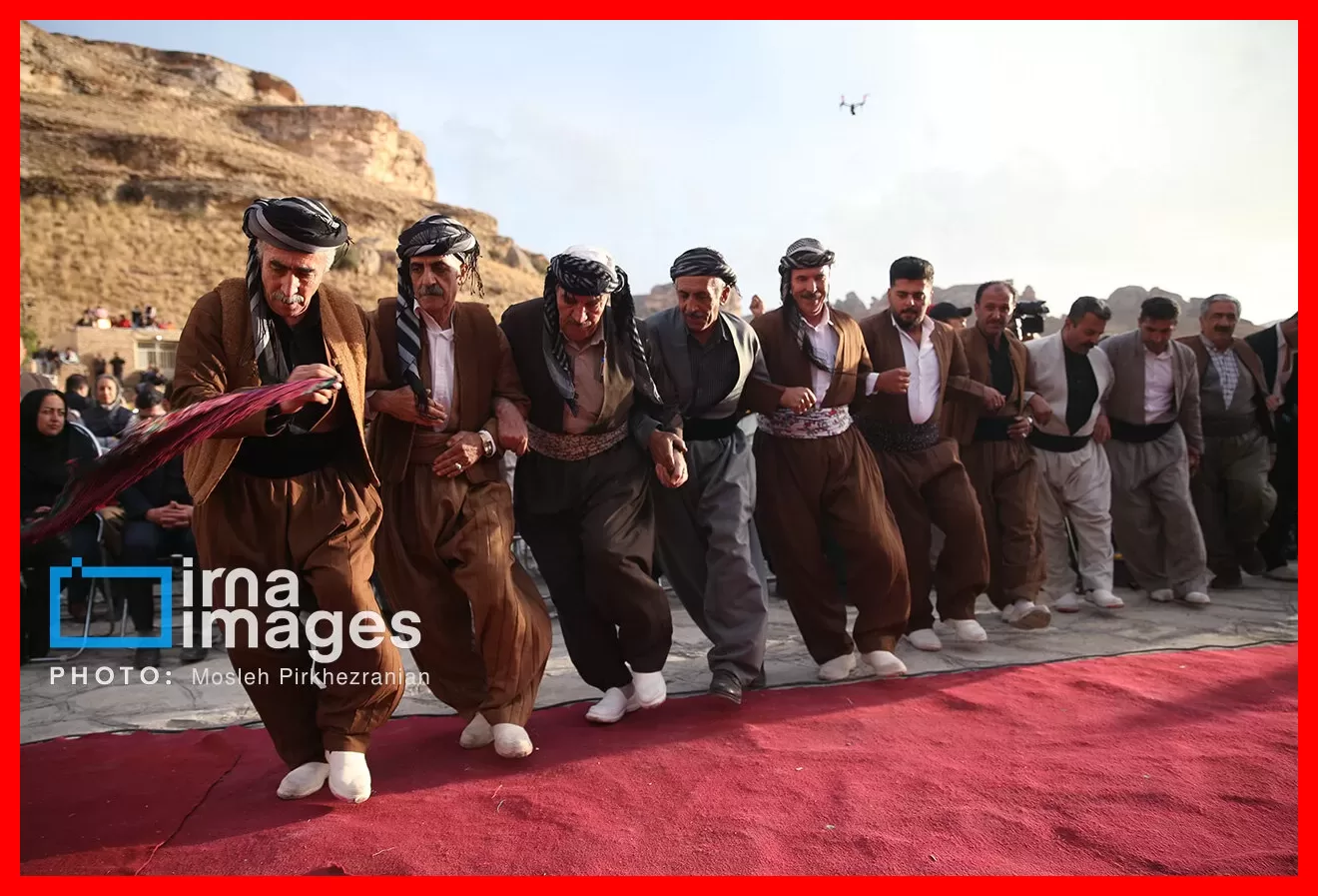 تصاویر دیدنی رقص مردان و نوازندگی دختران و پسران کردستان در جشن مهرگان + عکس‌های ویژه