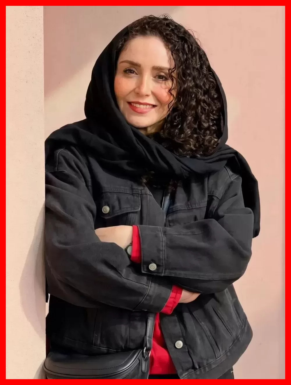 ژاله صامتی با استایلی جوان‌پسند و متفاوت در کنسرت‌نمایش سیاوش + عکس‌های جذاب