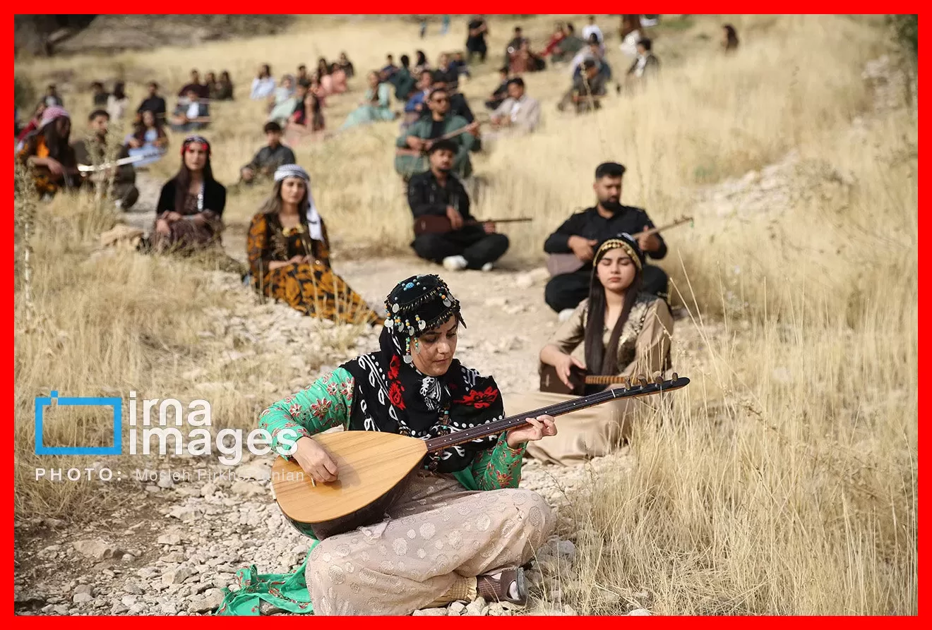 تصاویر دیدنی رقص مردان و نوازندگی دختران و پسران کردستان در جشن مهرگان + عکس‌های ویژه