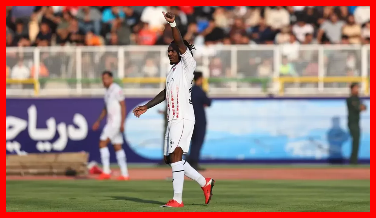صدرنشینی پرسپولیس با تزریق بیفوما؛ لیگ همچنان در تسخیر سرخها